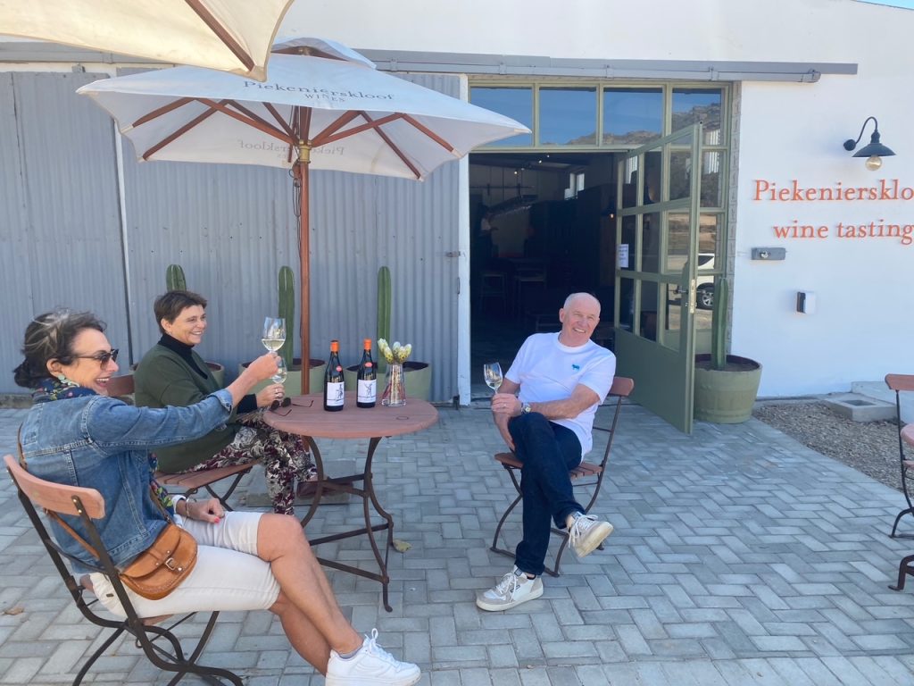 345195828_1313180639543480_2503843877910511111_n